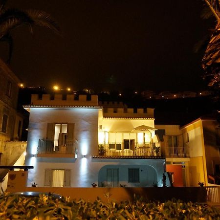 Villino Erminia - Seaside Art B&B Pizzo  Buitenkant foto